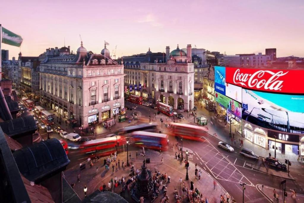 Spacious Apartment In Piccadilly Sleep 6 Vrb Londen Buitenkant foto
